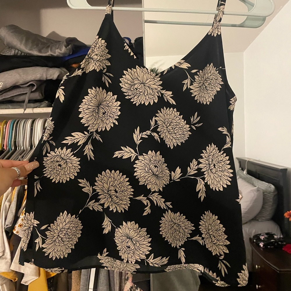 Forever 21 Spaghetti Strap V Neck Black Floral Shirt